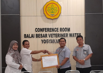 PT Pos Kulonprogo Memberikan Sertifikat Apresiasi Penghargaan Pada Bbvet Wates